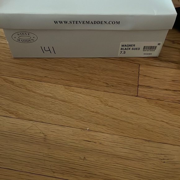 Steve Madden Suede Black Ankle Boots 7.5 - Picture 4 of 4